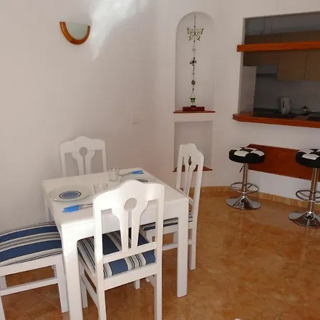 With One Bedroom In Adeje, With Wonderful Sea View, Pool Acc 公寓